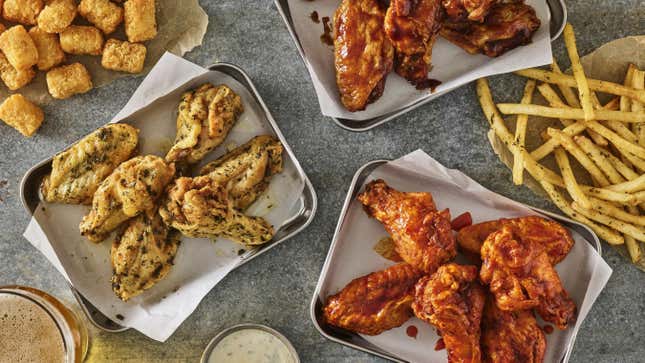 Smashburger chicken wing platters