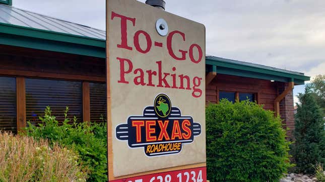 Image for article titled Texas Roadhouse Wants to Pack Your Steak to Go