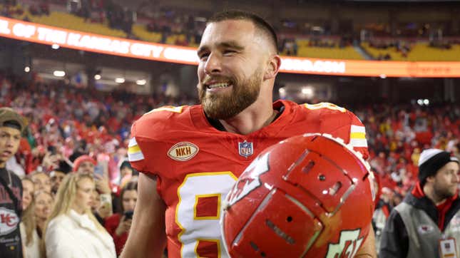 travis kelce smiling