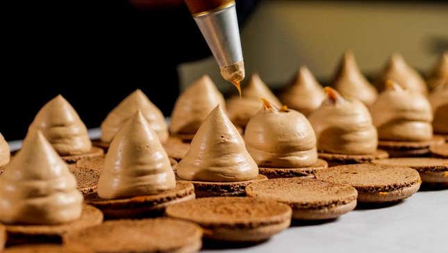 Image for article titled Every Type of Frosting, Ranked by Difficulty